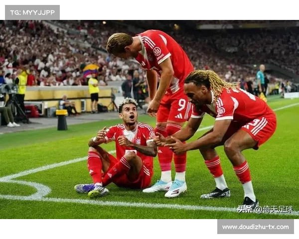 迪亚斯双响后染红,拜仁边锋赛季11球5助攻表现抢眼 迪亚斯双响后染红,拜仁边锋赛季11球5助攻表现抢眼